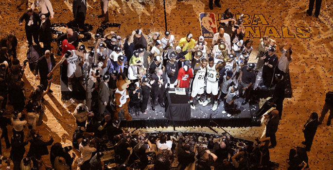 NBA编年史(2002-03):姚明来了! <a href=/lanqiuyouguan/spurs/ target=_blank class=infotextkey>马刺</a>复仇<a href=/lanqiuyouguan/lakers/ target=_blank class=infotextkey>湖人</a>