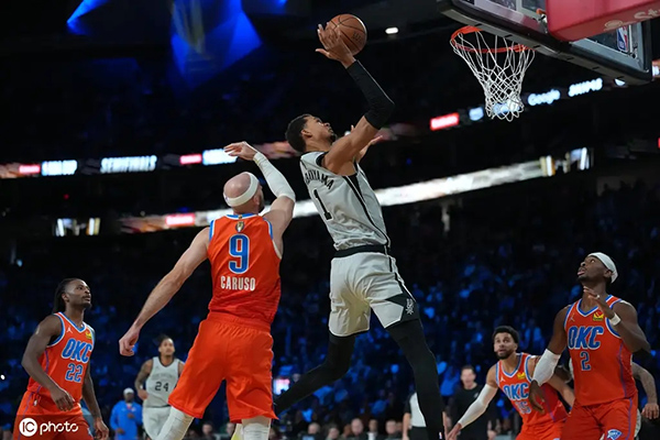 文班亚马复出救主，马刺险胜雷霆晋级关键战